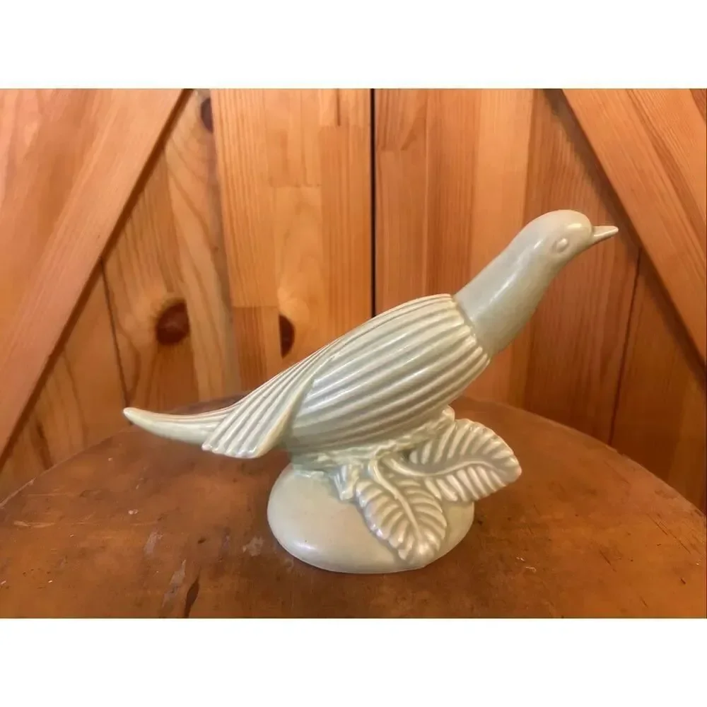vintage porcelain bird figurine Pale Green (5767)